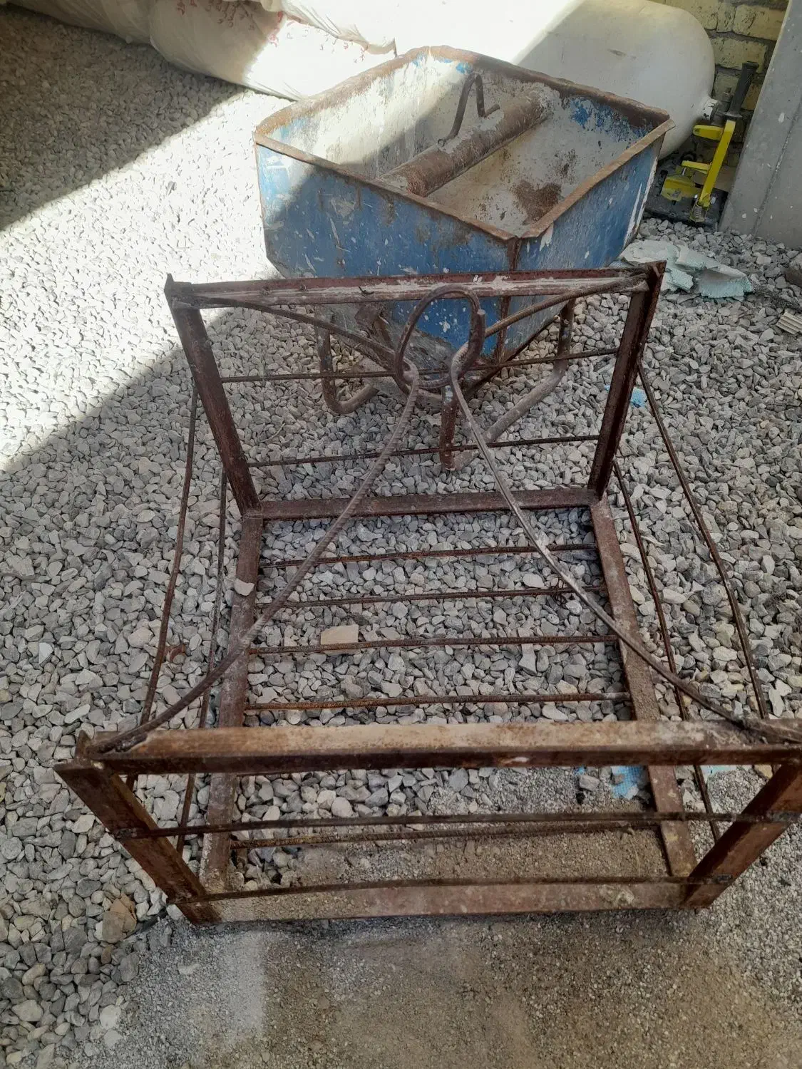 سبد آجر و سبد ماسه|مصالح و تجهیزات ساختمان|خرم‌آباد, |دیوار