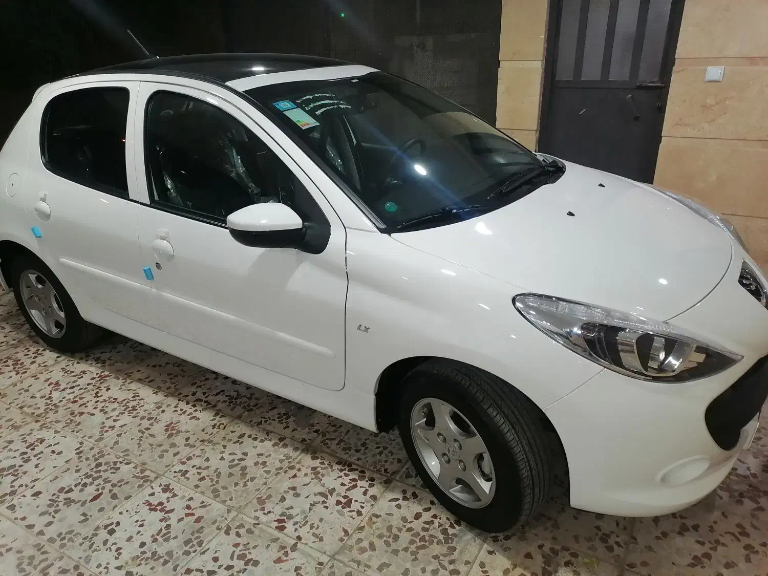 باسلام فروش 207 پانا فول سقف شیشه ای رینگ کم کار|خودرو سواری و وانت|شیراز, احمدآباد|دیوار