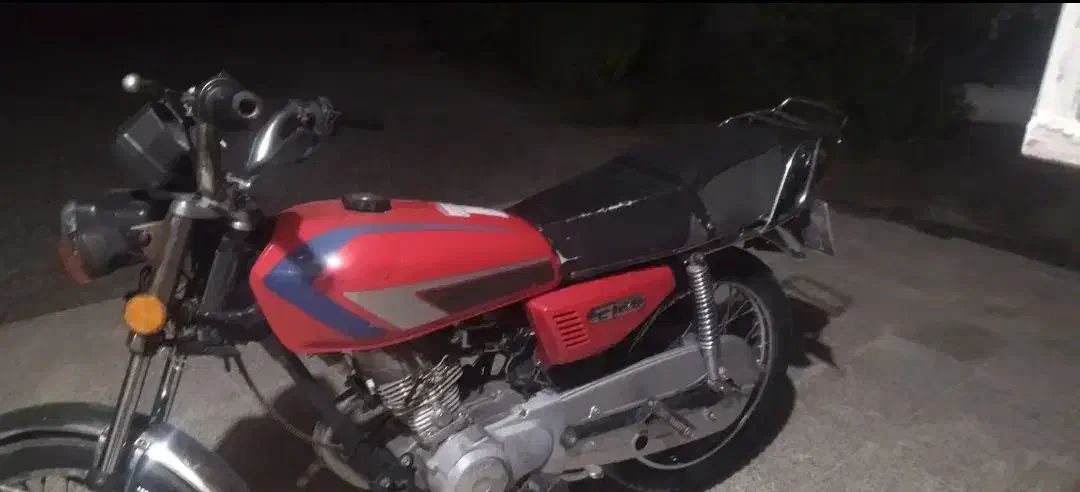 125|موتورسیکلت|قلعه گنج, |دیوار