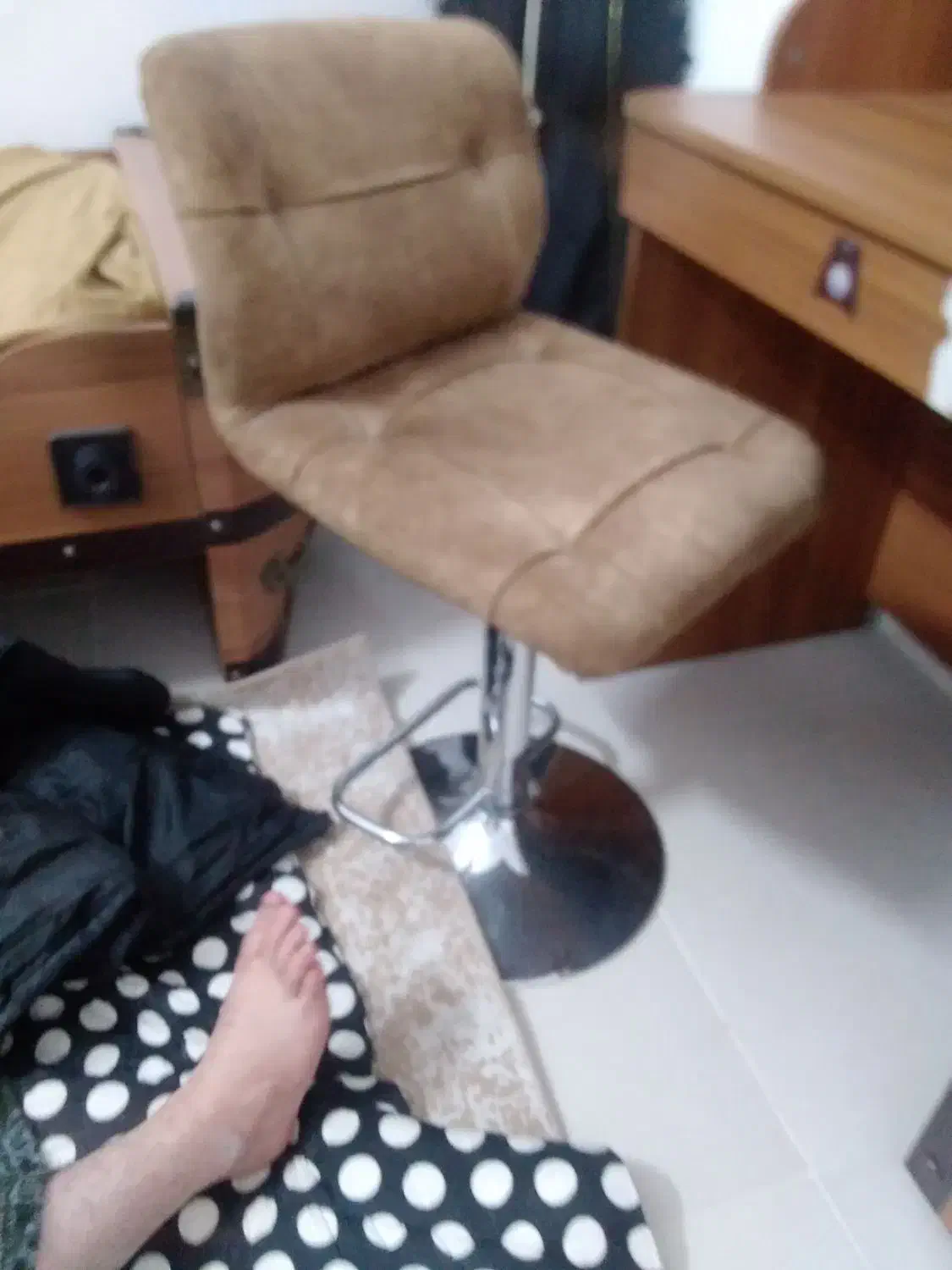 صندلی اوپن|صندلی و نیمکت|قم, باغ کرباسی|دیوار