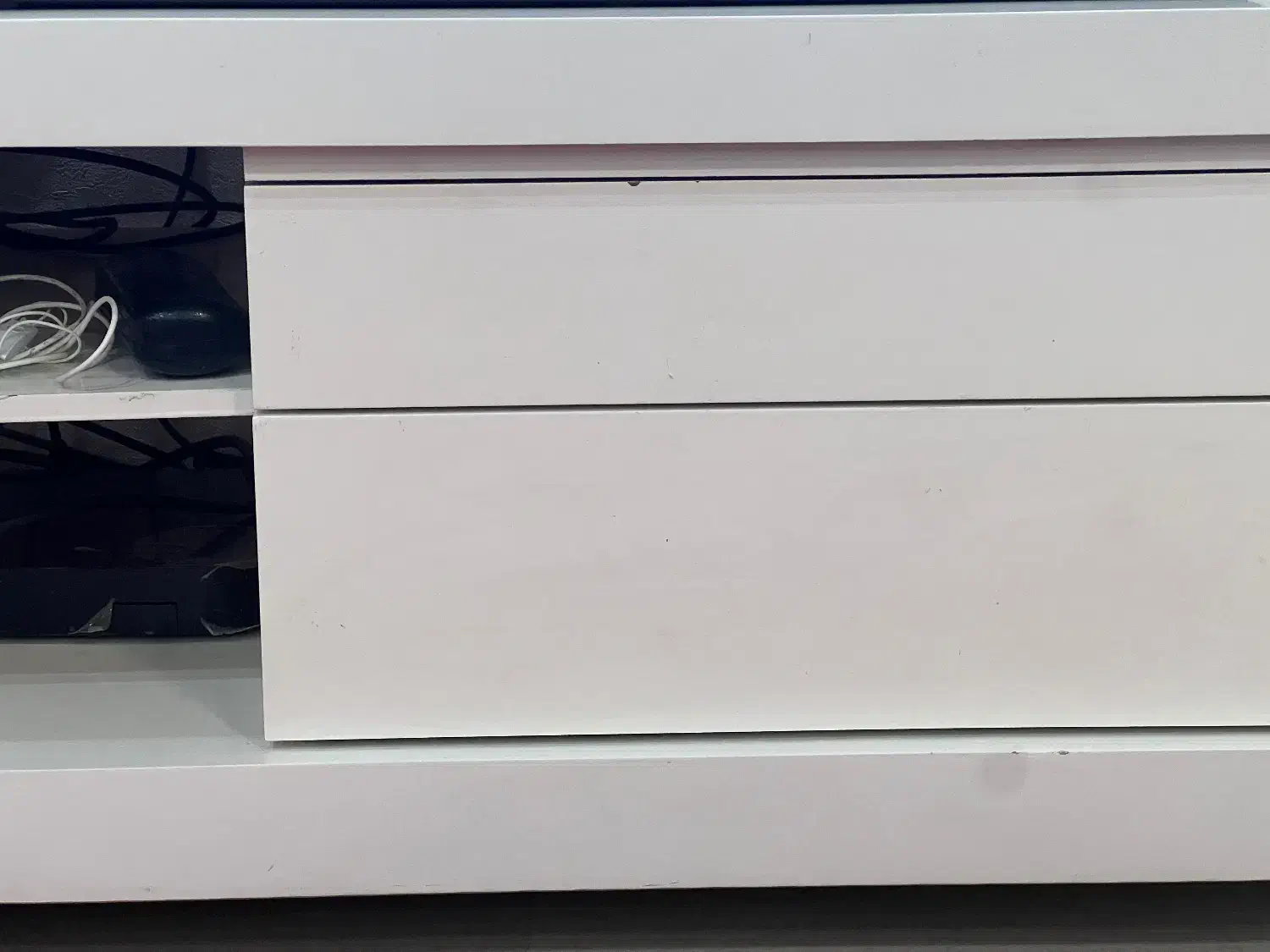 فرش گلیم و راهرویی بهمراه میز تلویزیون|فرش|اهواز, زردشت|دیوار