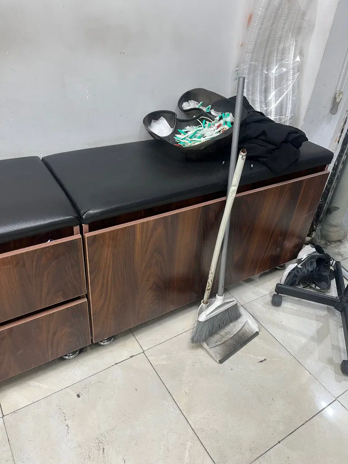 دکورسالن زیبایی|آرایشگاه و سالن‌های زیبایی|ساوه, |دیوار