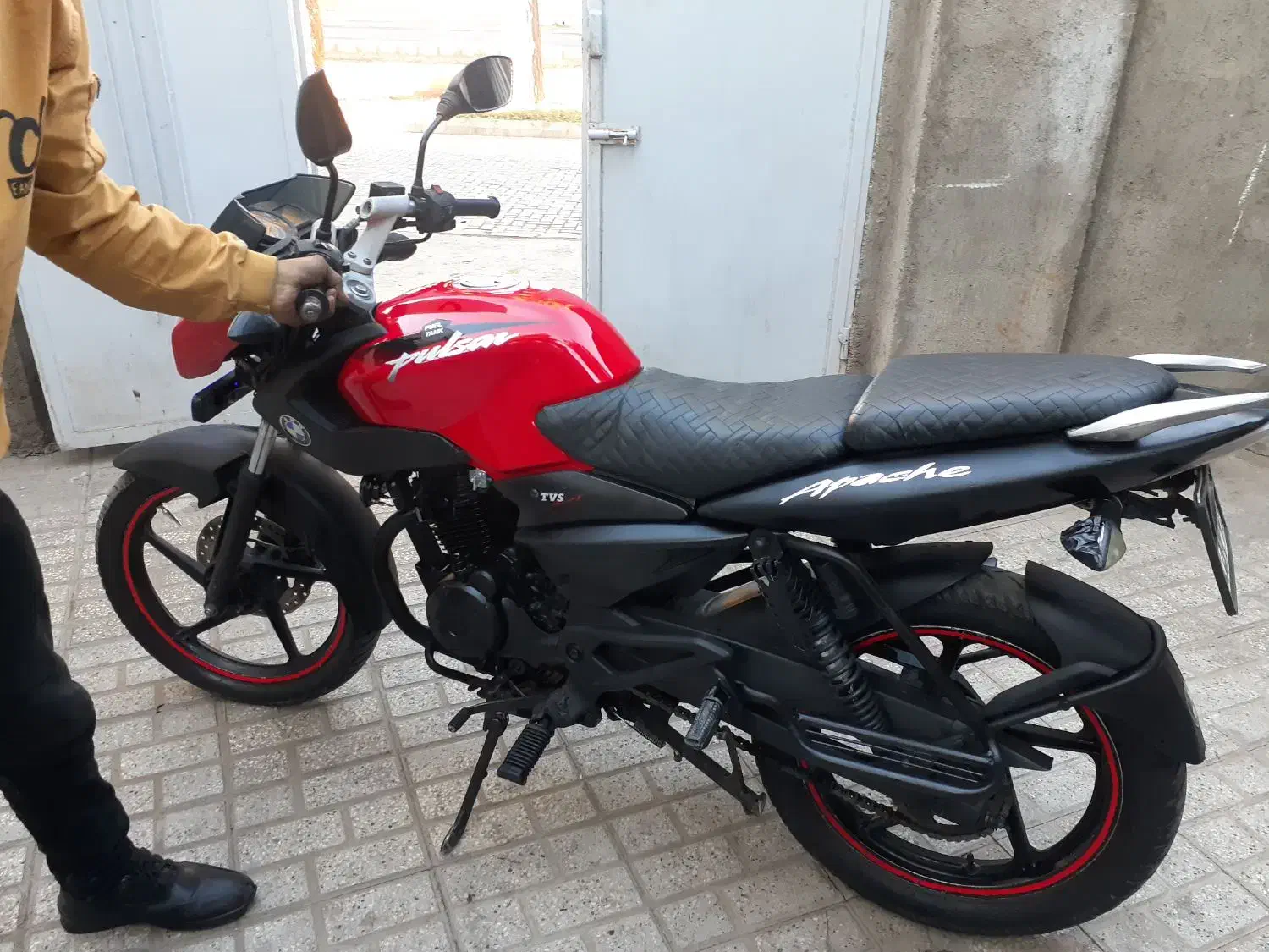 باجاج|موتورسیکلت|تربت جام, مولانا|دیوار