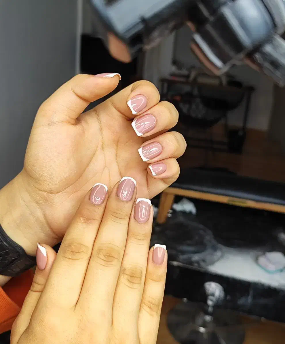 کاشت ناخن|خدمات آرایشگری و زیبایی|الیگودرز, |دیوار