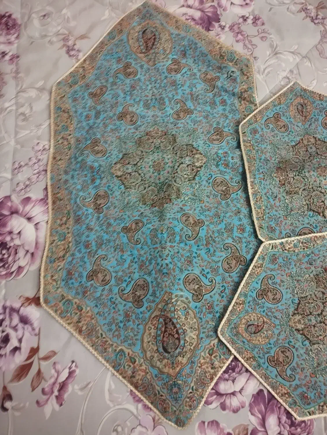 رومیزی 3تیکه نو|پرده، رانر، رومیزی|گلبهار, شهر جدید گلبهار|دیوار