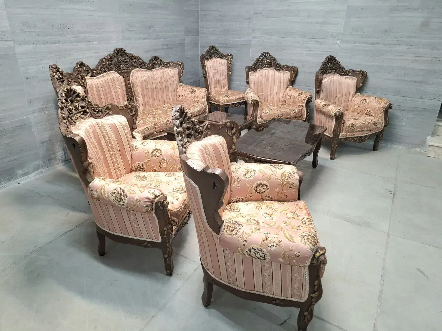 مبل سلطنتی کامل چوب ۹ نفره با میز و عسلی|مبلمان خانگی و میز عسلی|اصفهان, جلالیه|دیوار