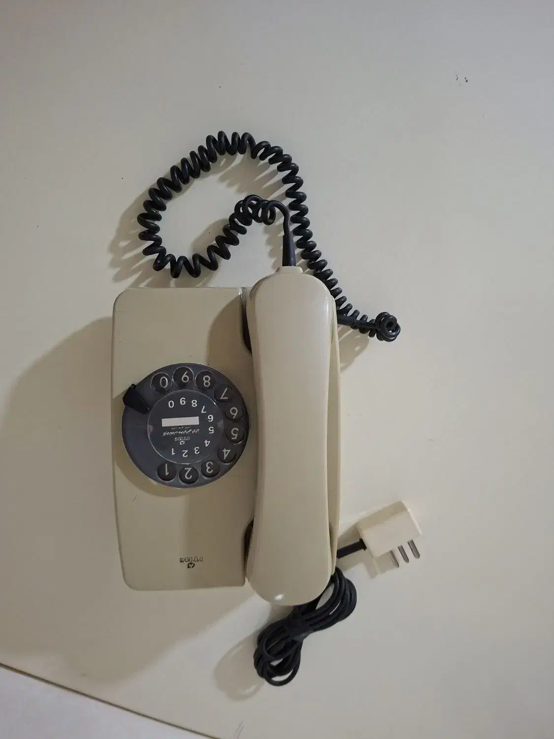 تلفن قدیمی نوستالژی|کلکسیون اشیاء عتیقه|تهران, انبار نفت|دیوار