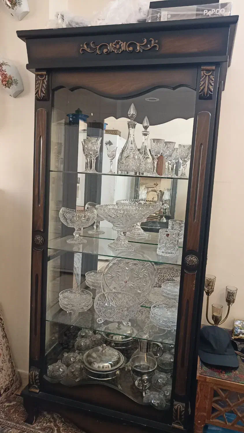 تخت خواب نوجوان و بزرگسال،آینه و شمعدان، میز آرایش|تخت و سرویس خواب|تهران, آهنگران (سراسیاب دولاب)|دیوار