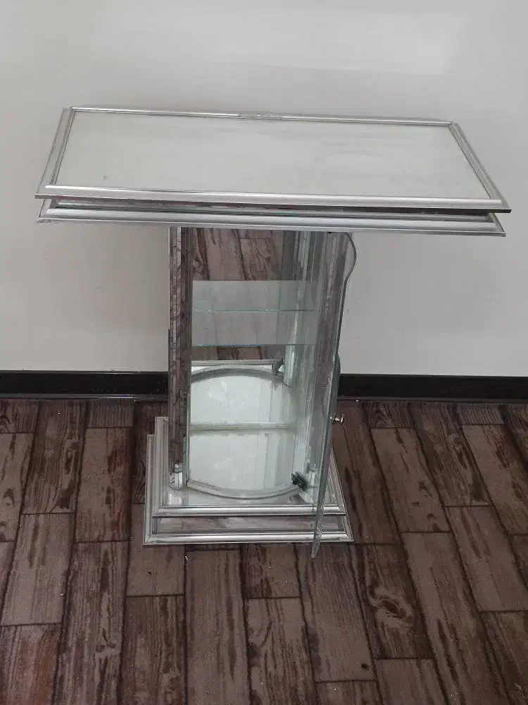 میز آرایشی،|میز و صندلی غذاخوری|شیراز, شهرک مهدیه|دیوار