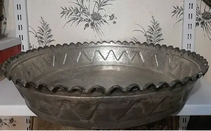 یک عدد تشت بزرگ مسی بسیار بسیار قدیمی قطر 60 سانت|کلکسیون اشیاء عتیقه|ساری, |دیوار