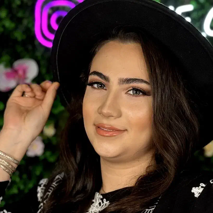 میکاپ شنیون . رنگ و لایت . کوتاهی و اصلاح . کراتین|خدمات آرایشگری و زیبایی|مشهد, ولیعصر (شهرک غرب)|دیوار