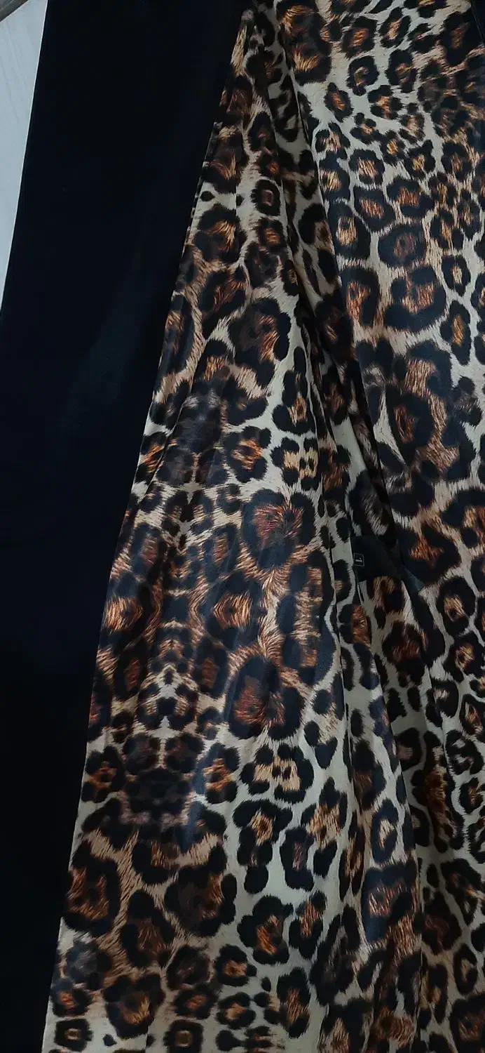 پالتو مزونی|لباس|هشتگرد, فاز ۷ مهستان|دیوار