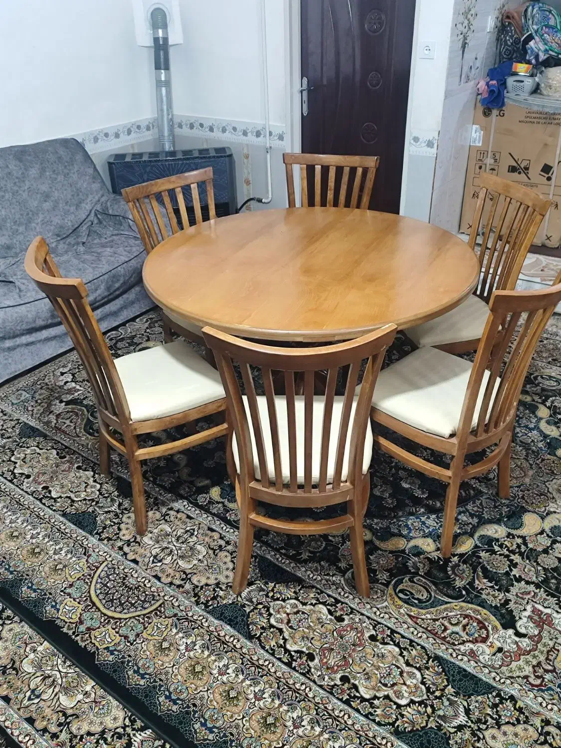 میز غذا خوری|میز و صندلی غذاخوری|بیرجند, |دیوار