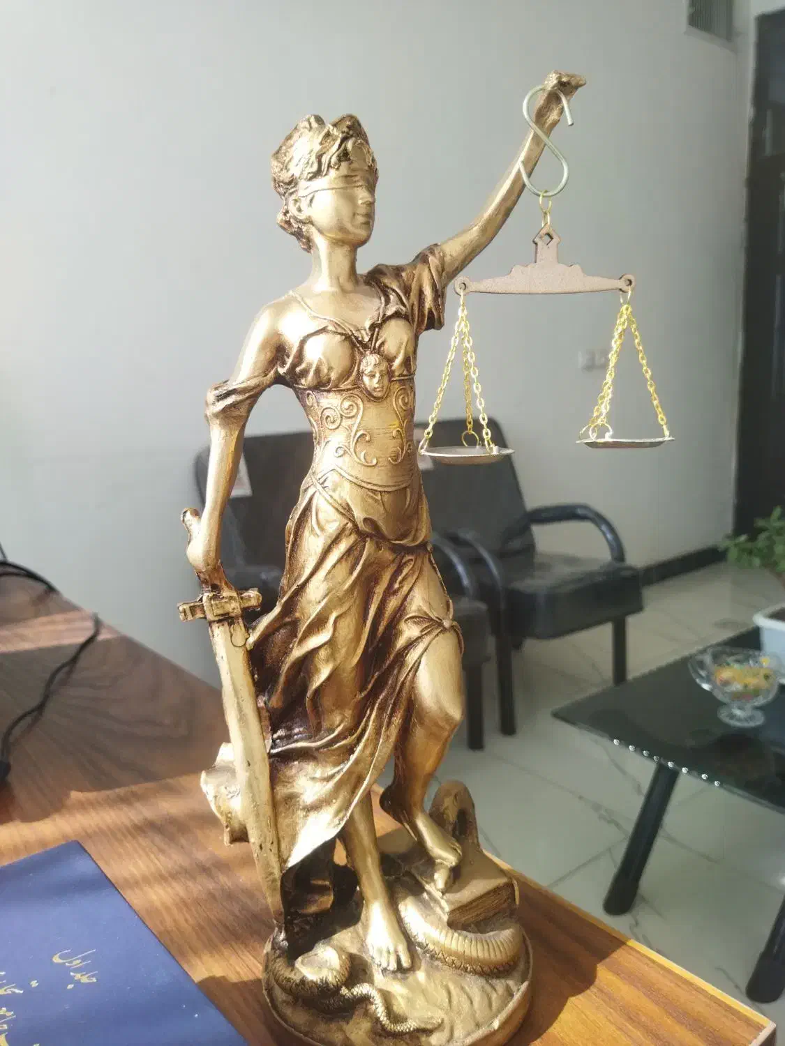 وکیل پایه یک دادگستری مشاوره تخصصی|خدمات مالی، حسابداری، بیمه|کرمانشاه, |دیوار