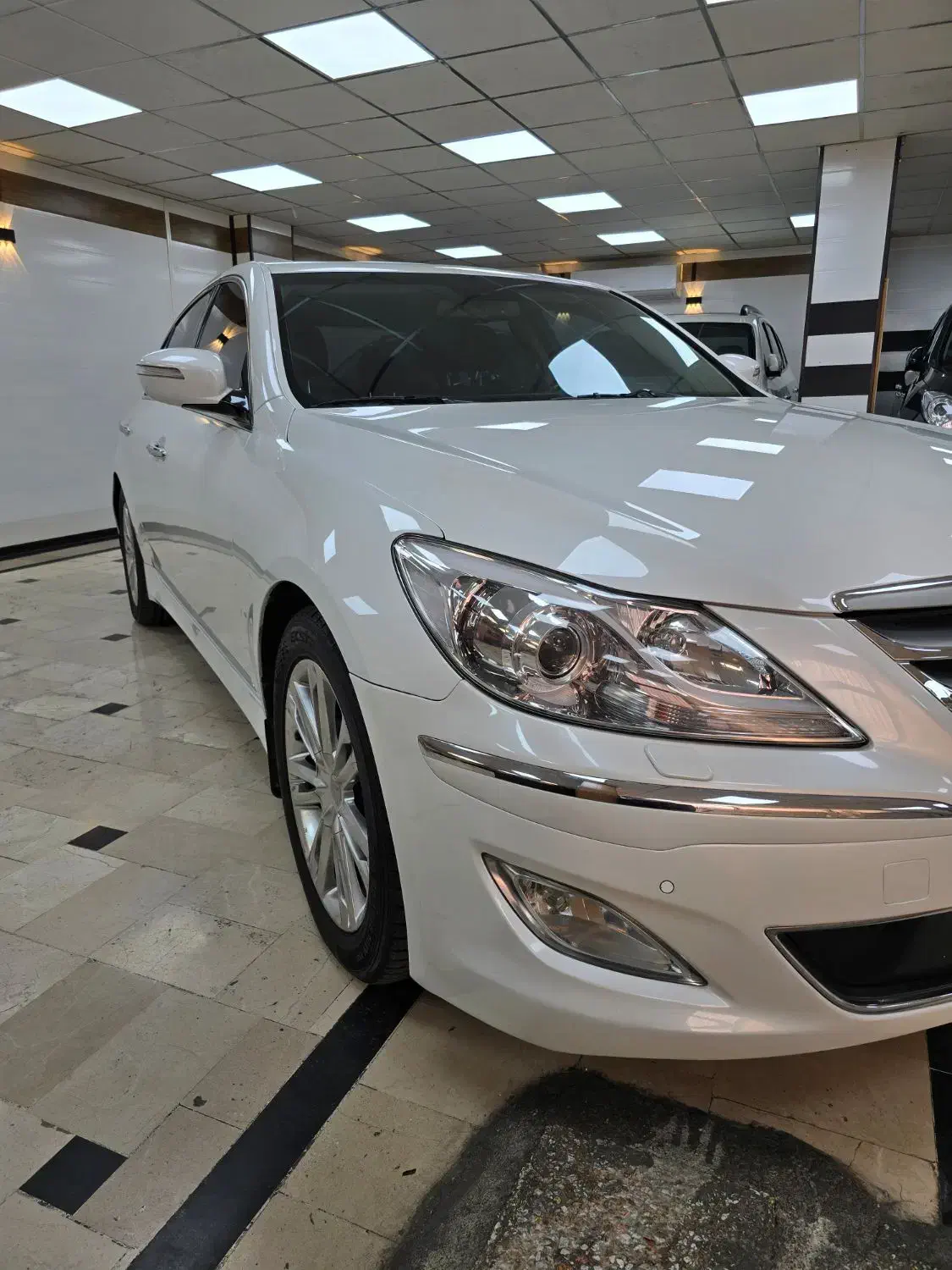 هیوندای جنسیس ۲۰۱۳ کم کار در حد|خودرو سواری و وانت|تهران, شهرک پرواز|دیوار