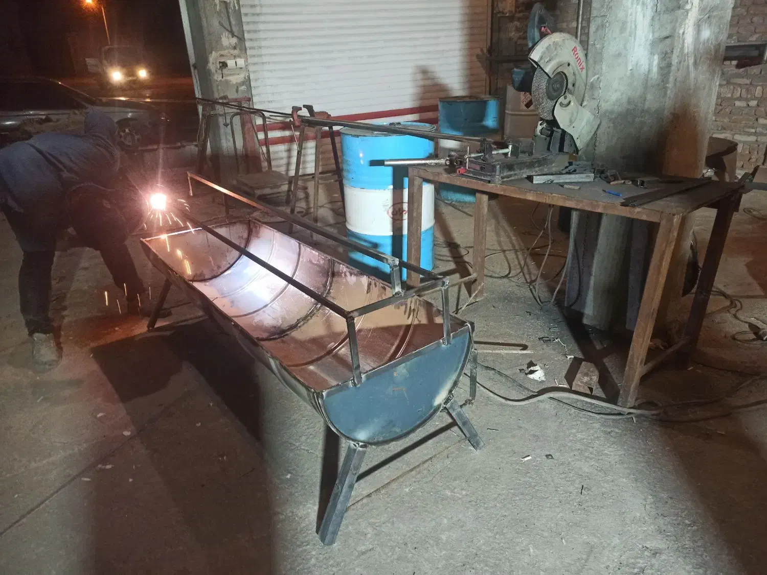 ساخت دروپنجره و آخور بابشکه و گرمکن برای گوسفند ‌|خدمات پیشه و مهارت|خسروشاه, |دیوار