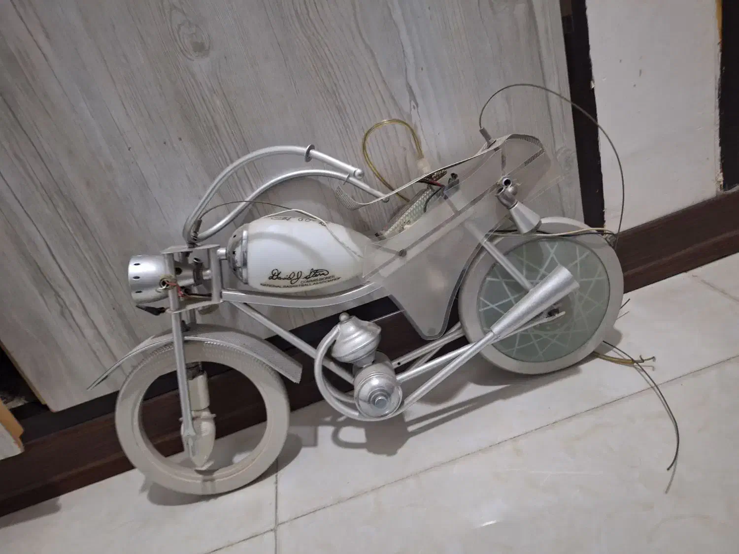 لوستر اتاق بچه|لوستر و چراغ آویز|گلستان (تهران), |دیوار