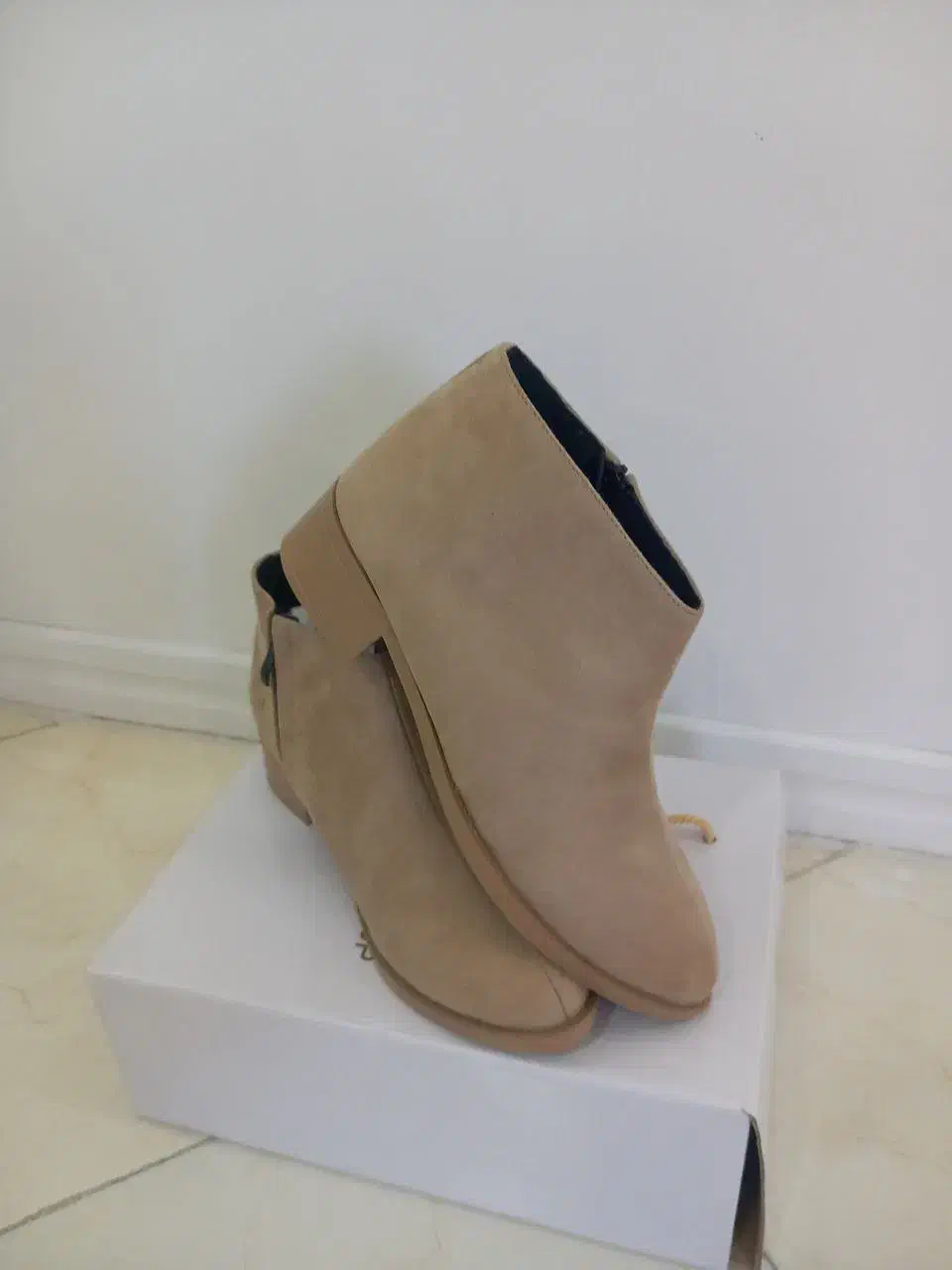 بوت|کیف، کفش، کمربند|فولادشهر, مسکن مهر فولادشهر|دیوار