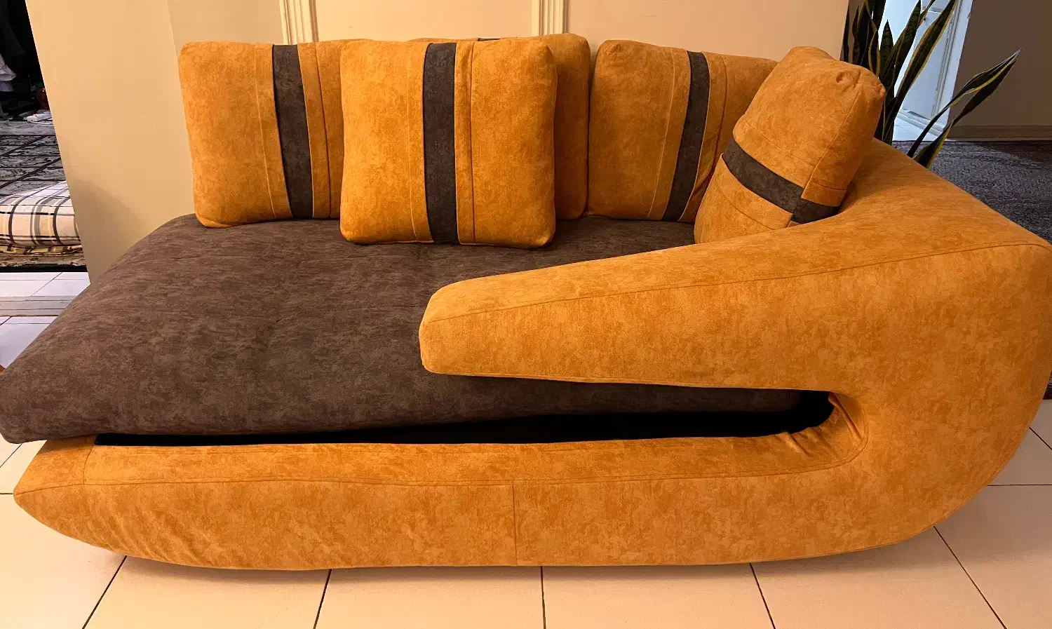 کاناپه راحتی در حدنو|مبلمان خانگی و میز عسلی|مشهد, کوه سنگی|دیوار