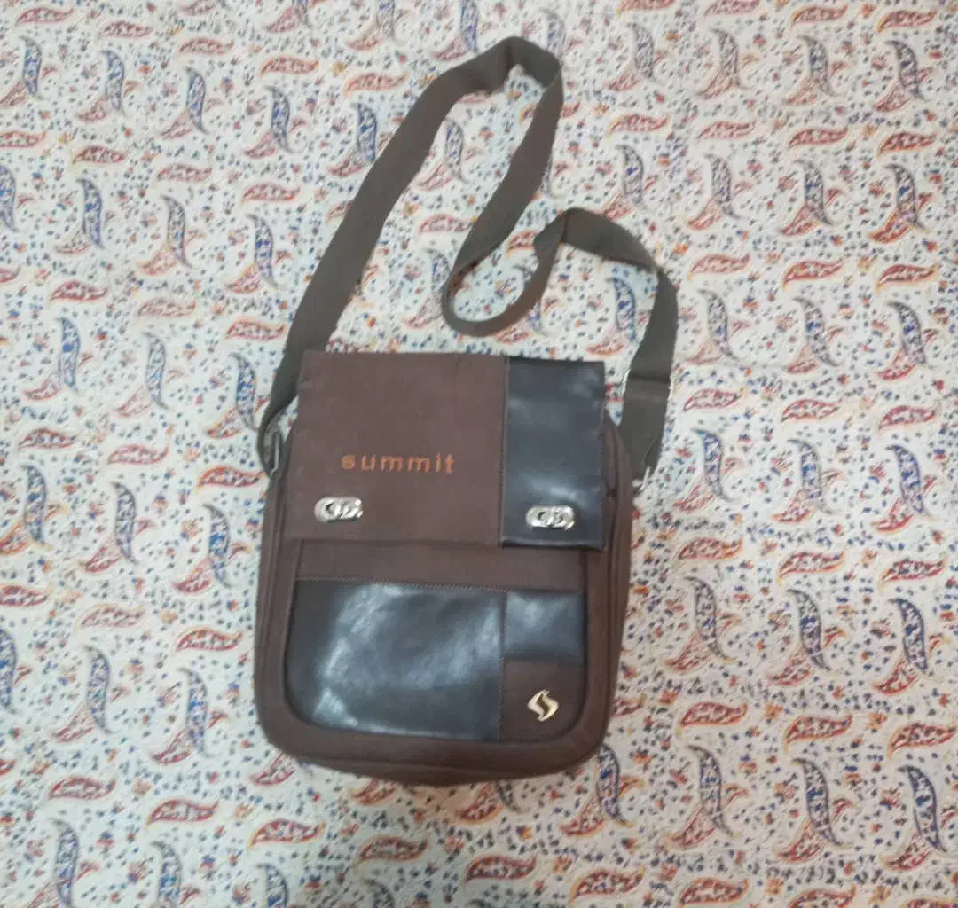 کیف|کیف، کفش، کمربند|اصفهان, بهارستان|دیوار