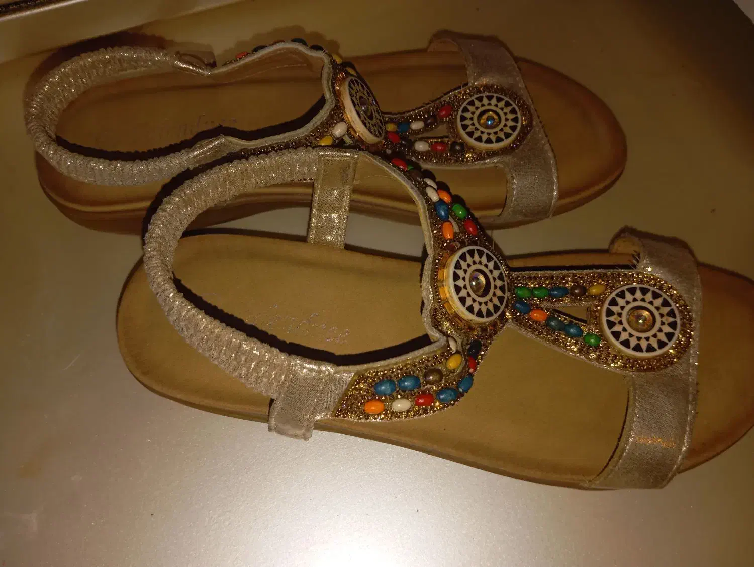 کیف و کفش زنانه|کیف، کفش، کمربند|کیش, |دیوار