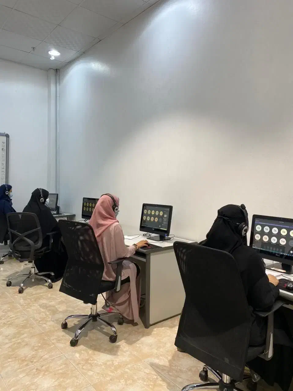 استخدام فروشنده تلفنی|استخدام بازاریابی و فروش|تهران, جمهوری|دیوار