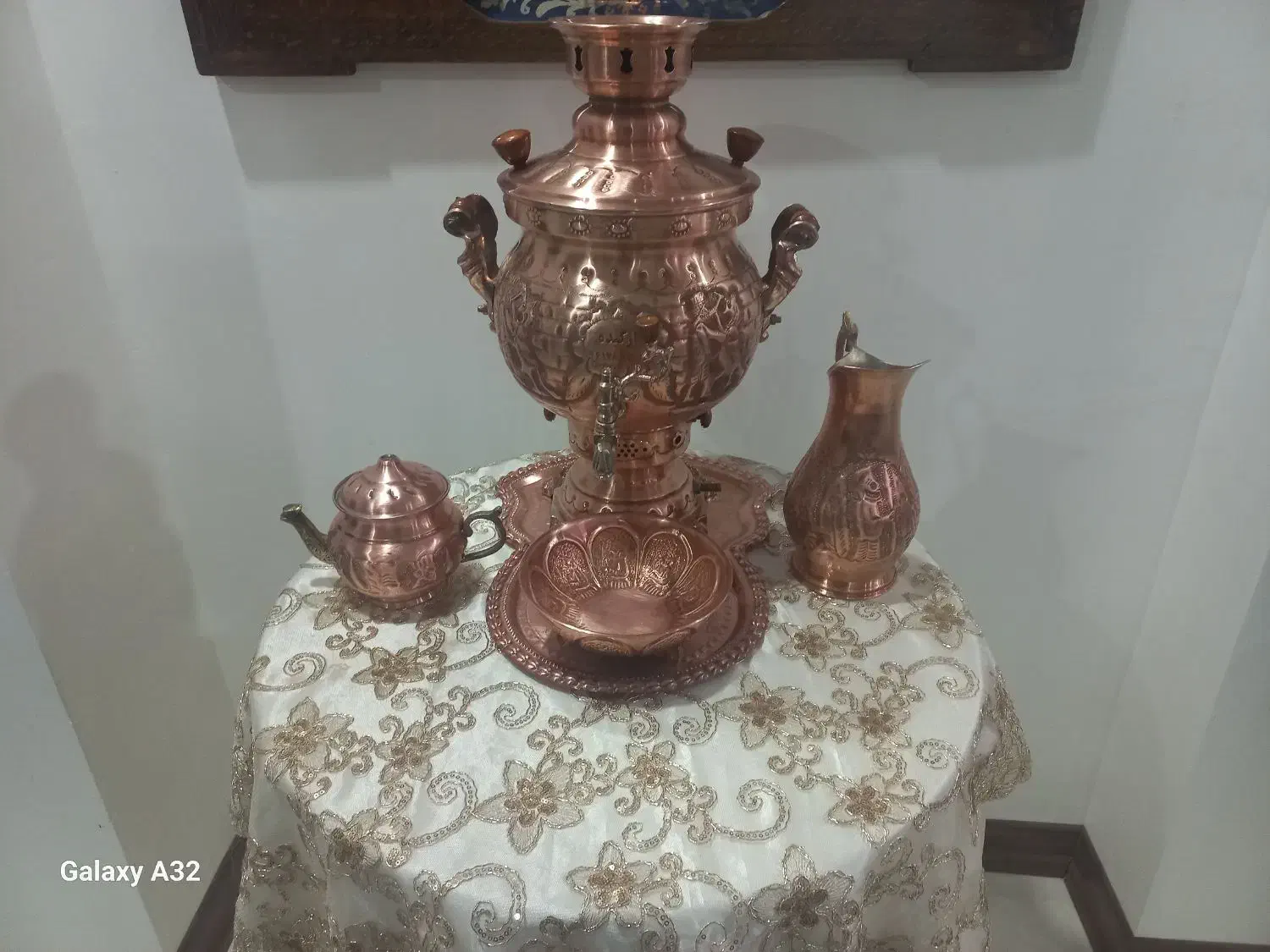 سماور وسینی .پارچ .جام وقوری .مس زنجان|سماور، چای‌ساز، قهوه‌ساز|اصفهان, باغ فدک|دیوار