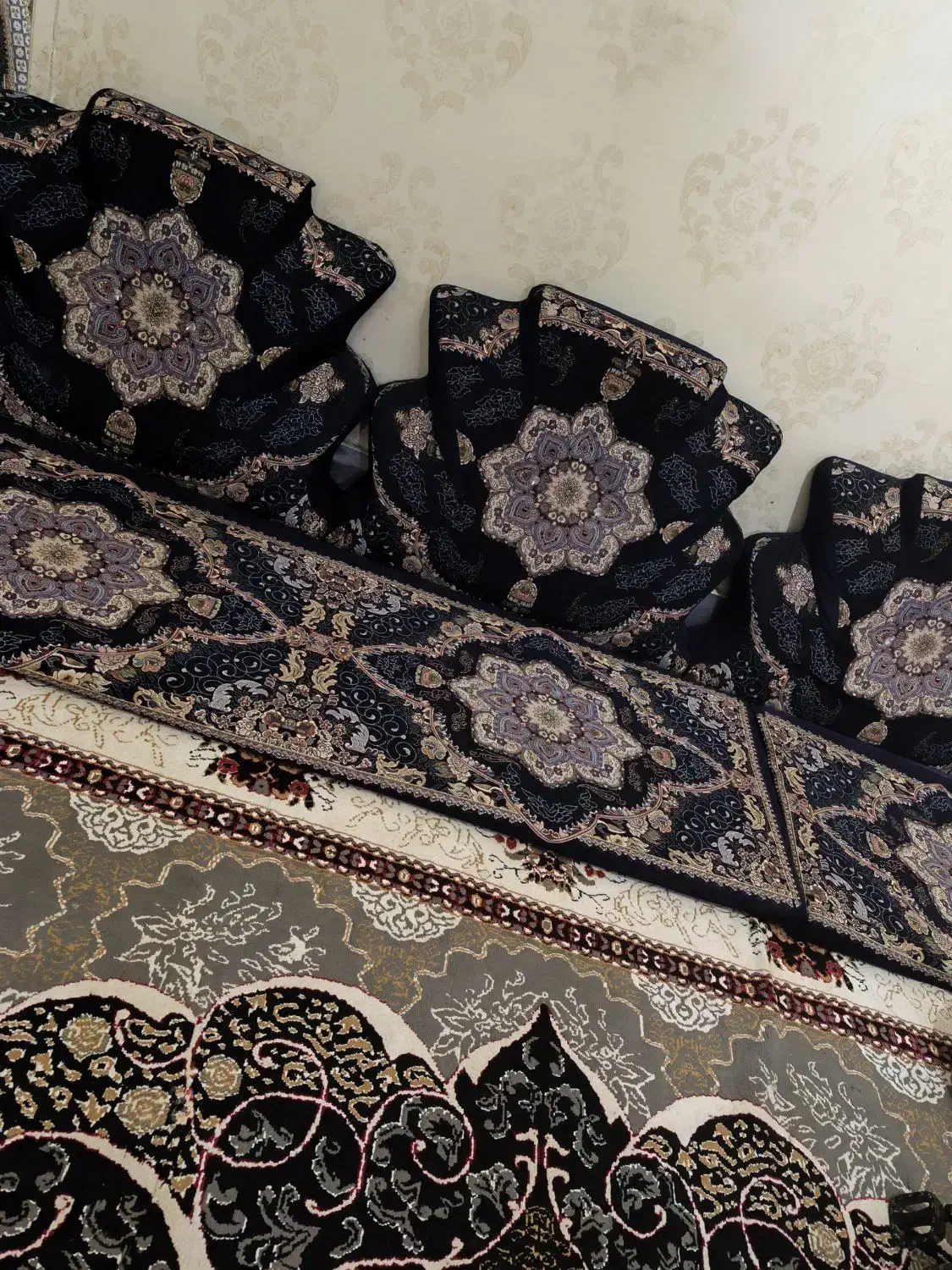 پشتی کناره سلطنتی|پشتی|چابهار, |دیوار