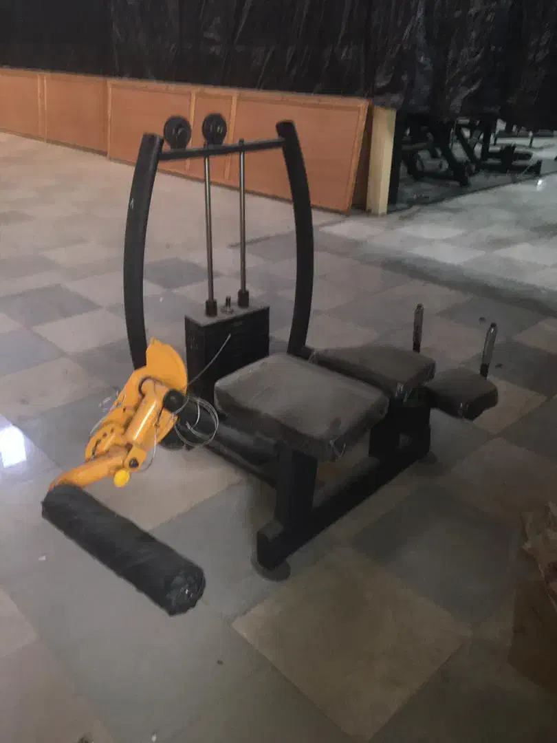 دستگاه پشت ران|تجهیزات ورزشی|اصفهان, باغ زرشک|دیوار