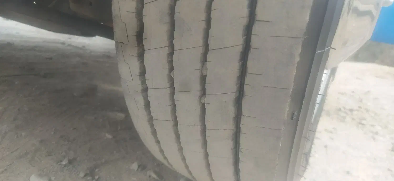 یک جفت لاستیک چینی در حد نو نو هشتاد درصد گل|قطعات یدکی و لوازم جانبی|پاکدشت, پاکدشت (مامازند)|دیوار