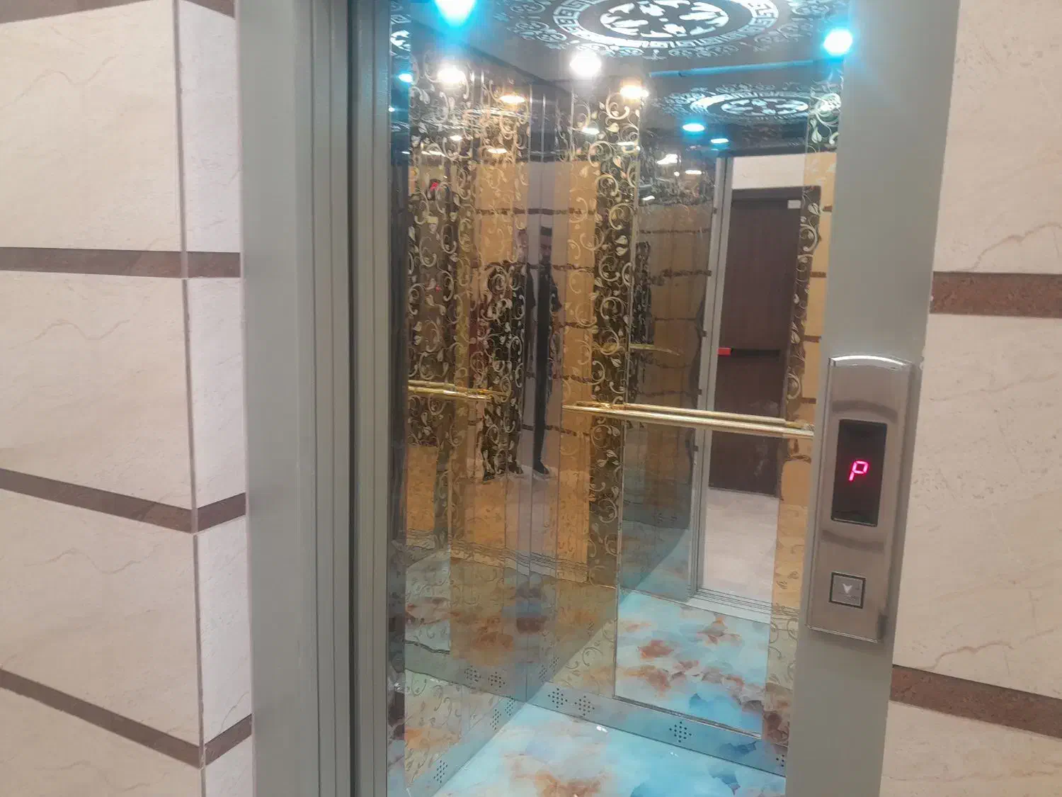 اپارتمان ۱۳۷ متری سه خواب|فروش آپارتمان|شیراز, تندگویان|دیوار