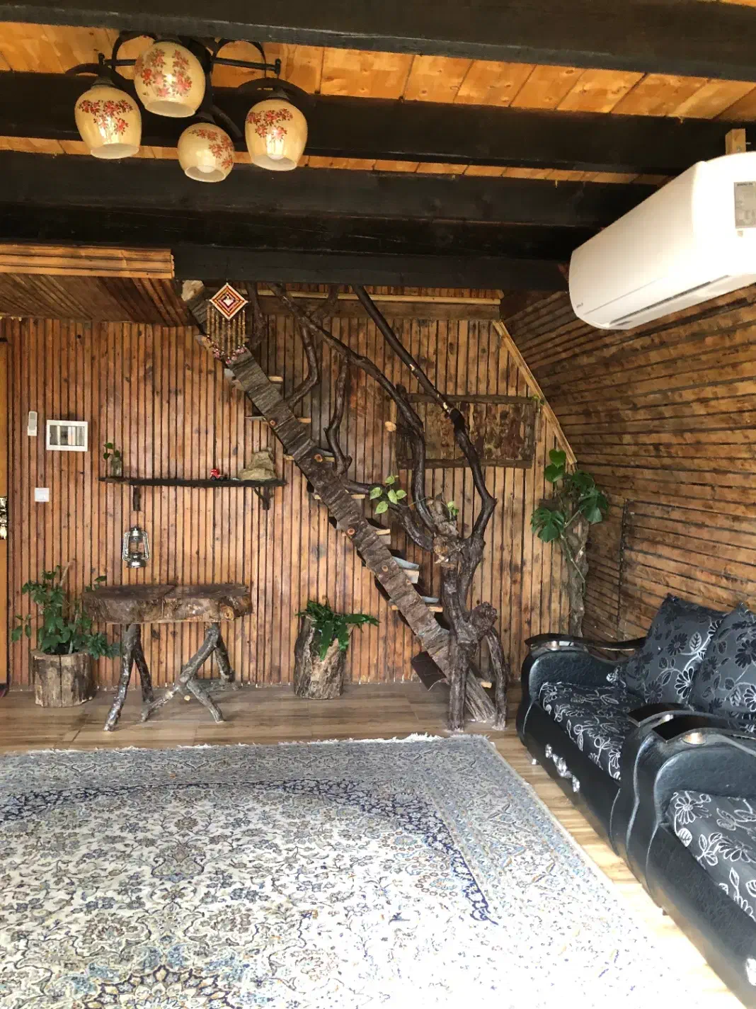 کلبه سوئیسی تیرکن ظرفیت ۱۵ نفر|اجارهٔ کوتاه‌مدت ویلا و باغ|مرزیکلا, |دیوار