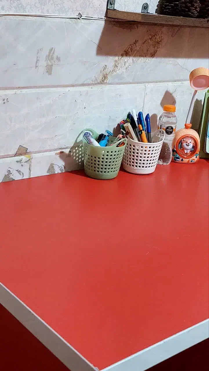 میز تحریر تمیز خوش رنگ|میز تحریر و کامپیوتر|قم, لسانی|دیوار