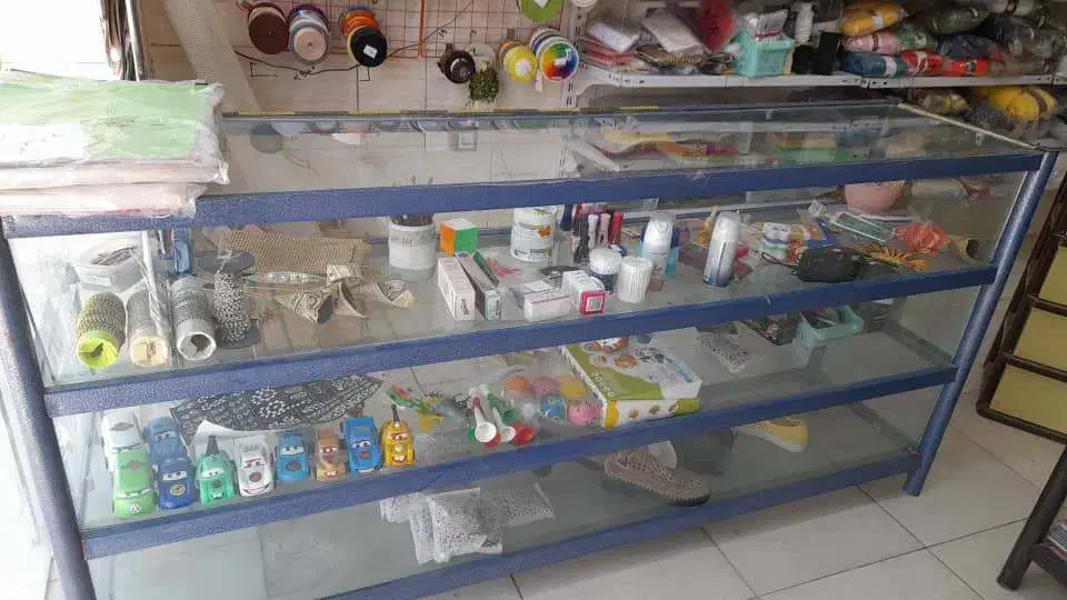 ویترین مغازه|بوفه، ویترین، کنسول|شاهین‌شهر, شهرک گلدیس|دیوار