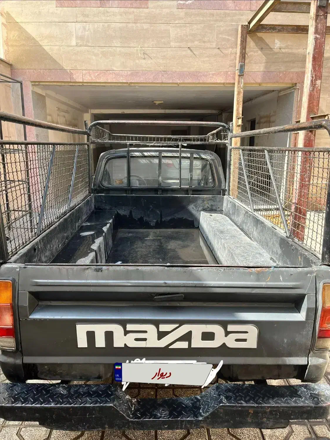 مزدا وانت|خودرو سواری و وانت|ری, علایین|دیوار