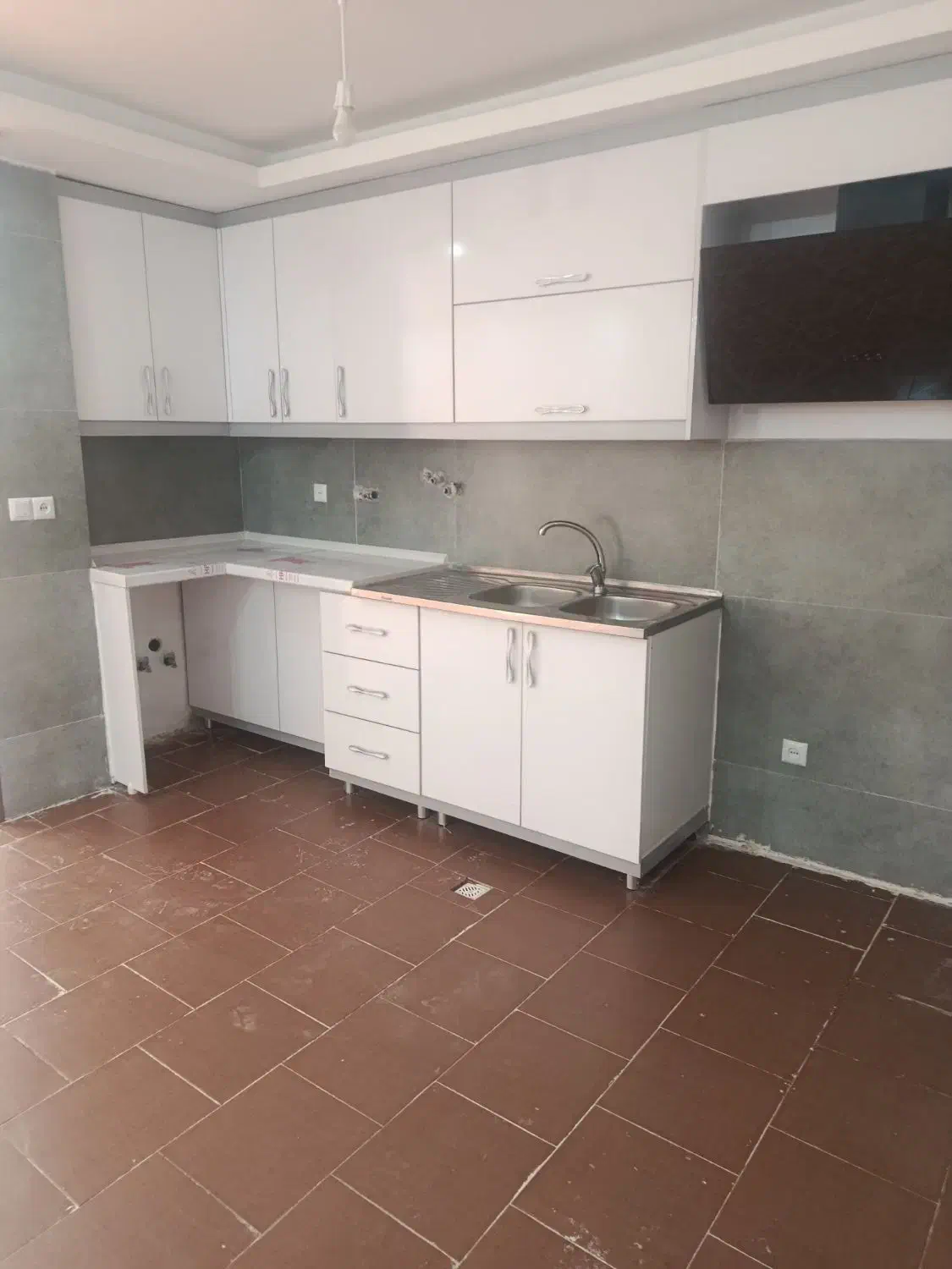 آپارتمان ۸۵ متری ۲ خواب با آسانسور بر قیام|فروش آپارتمان|شاهینشهر, شهرک ردانی پور|دیوار