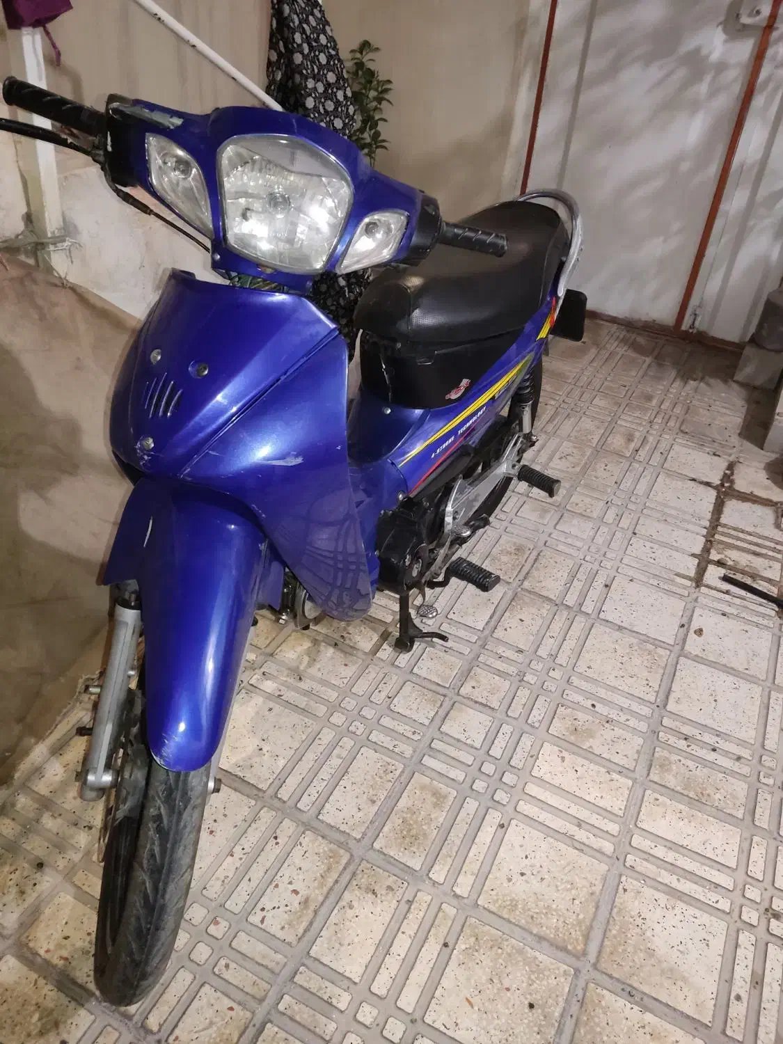 موتور ویو|موتورسیکلت|دورود, |دیوار