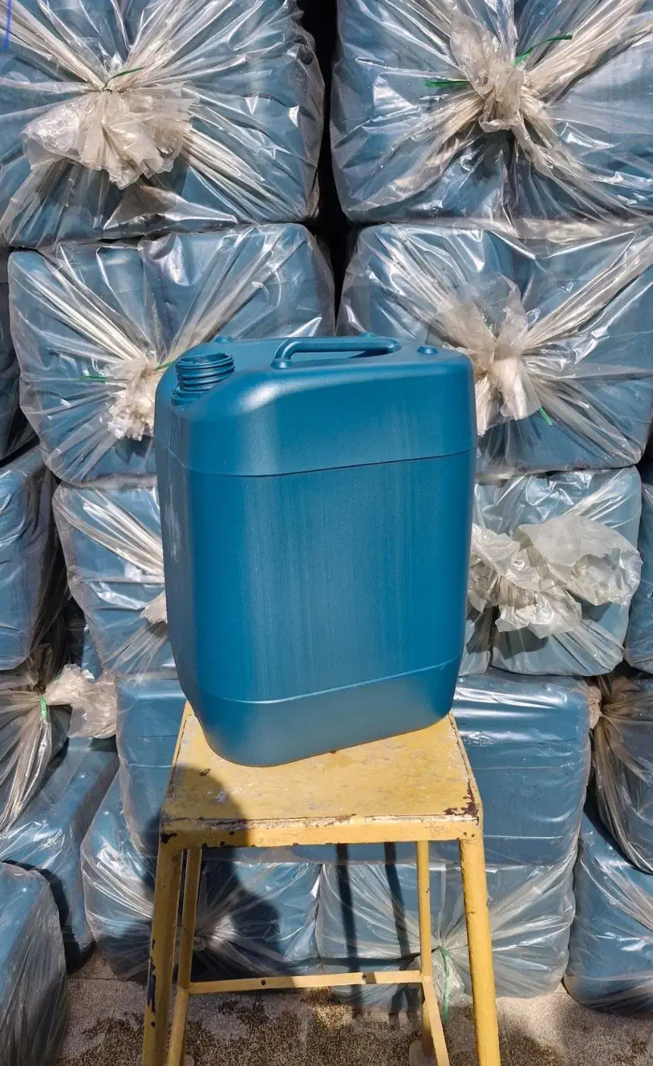 گالن ۱۸ و ۲۰ لیتری سورمه ای گرانول تخفیف ۳۰٪|عمدهفروشی|خاوران, |دیوار