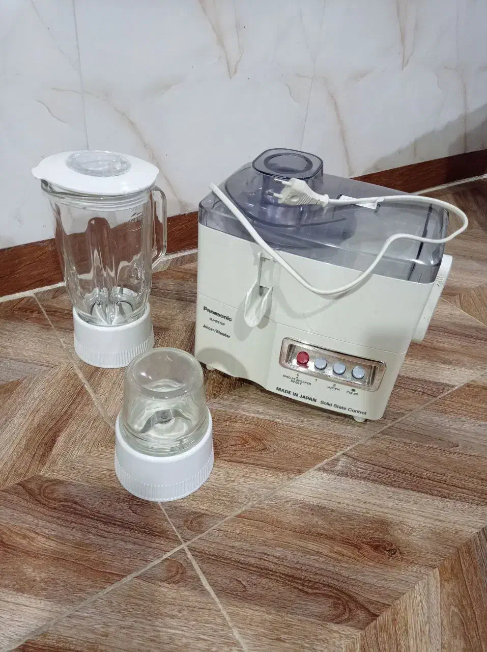 آبمیوه گیری پاناسونیک با تخفیف خوب|آبمیوهگیر و آبمرکباتگیر|اسلامآباد غرب, |دیوار