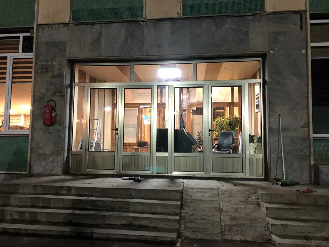 تولیدی درب پنجره moonwin|عمدهفروشی|ملکان, |دیوار