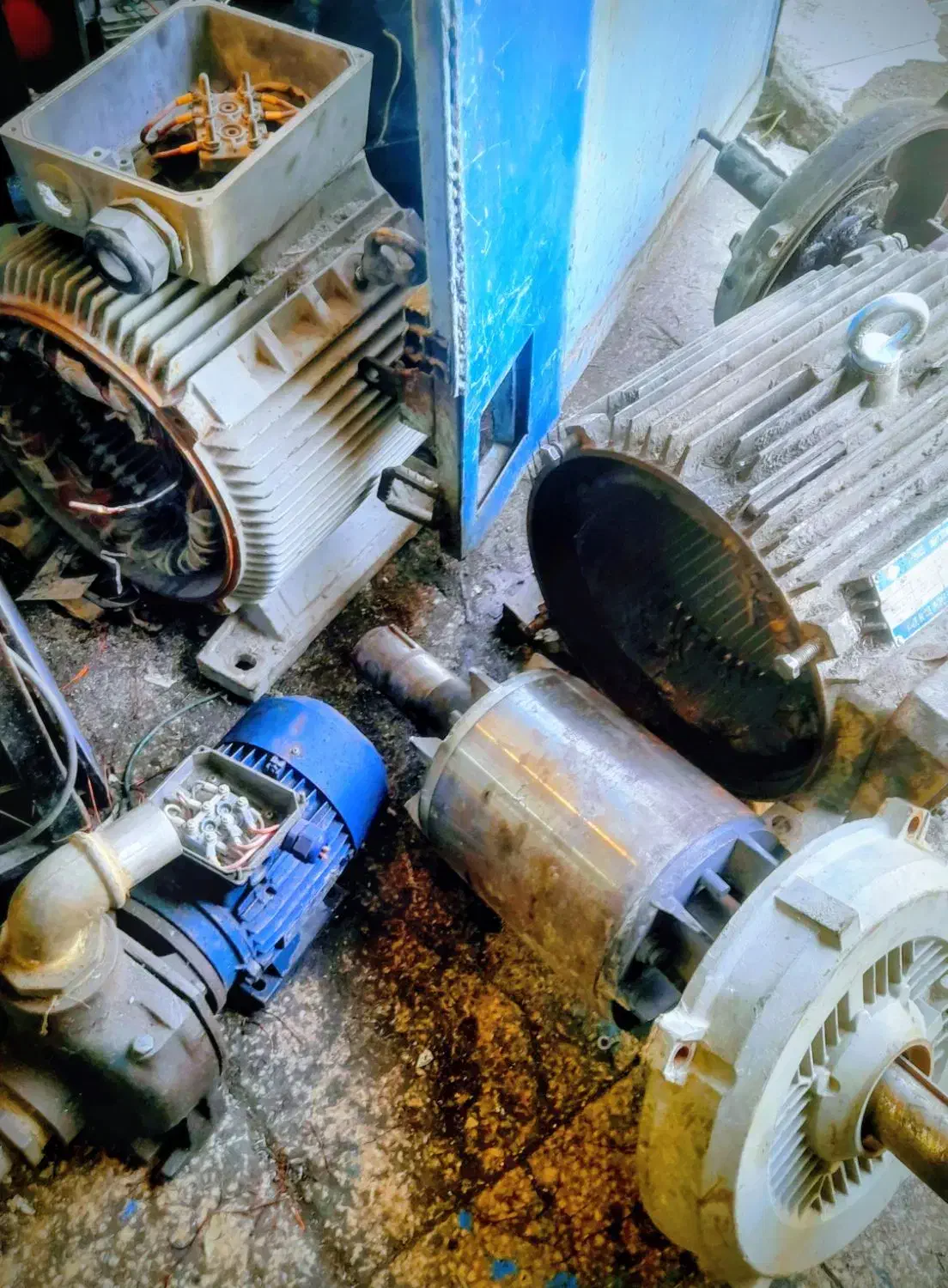 سیم پیچی انواع الکتروموتورهای سه فاز وتک|ماشین‌آلات صنعتی|شیراز, شریف‌آباد|دیوار