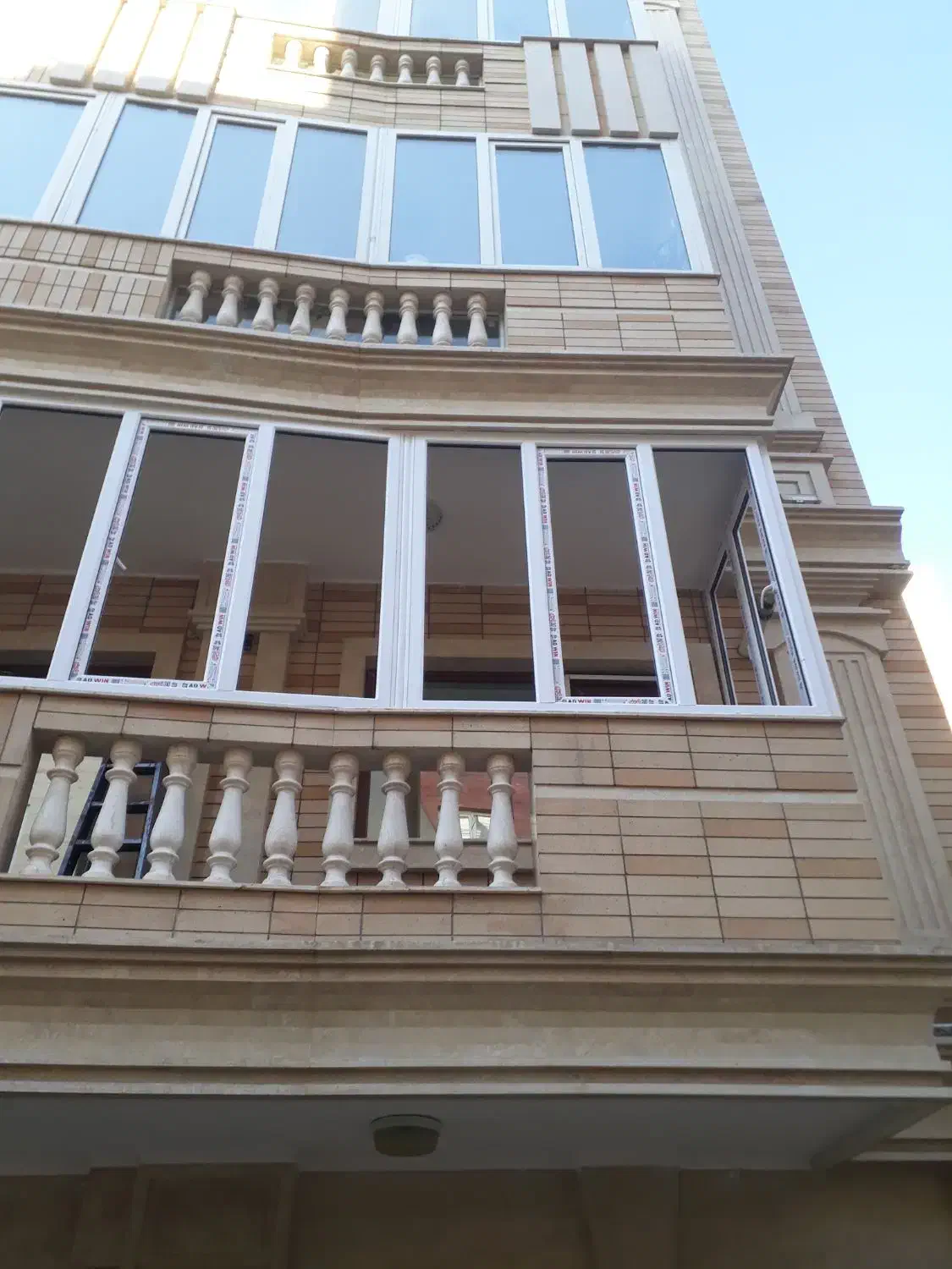 نصب درب و پنجره UPVC|خدمات پیشه و مهارت|تبریز, |دیوار