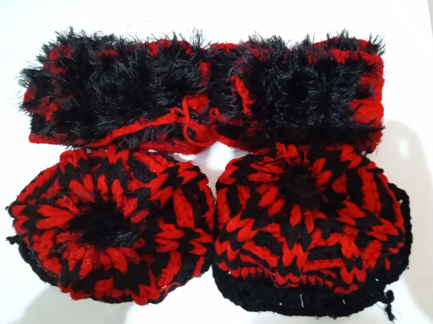 شال و کلاه|لباس|رشت, لاکان|دیوار