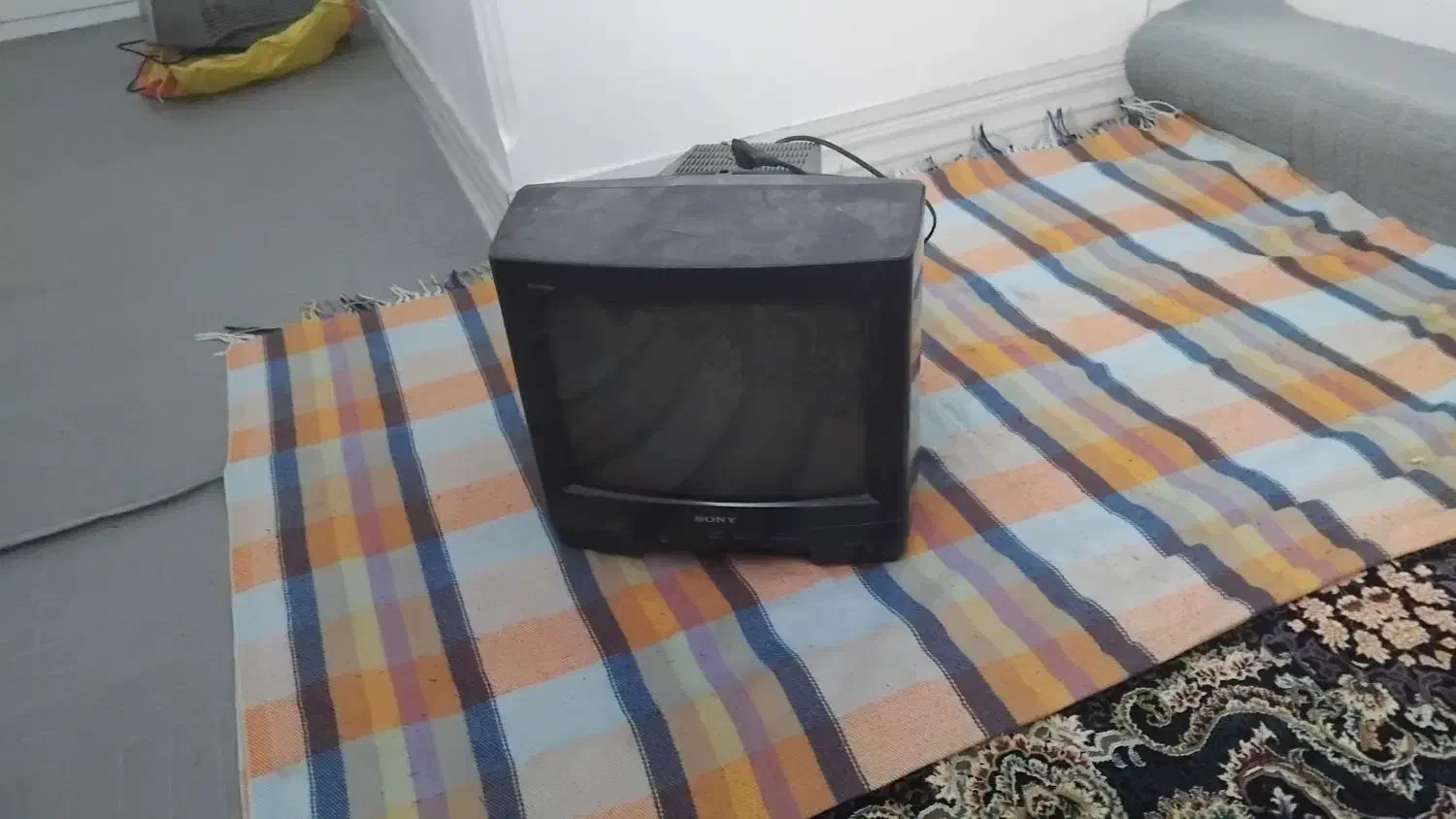 تلویزیون|تلویزیون و پروژکتور|قم, نیروگاه|دیوار