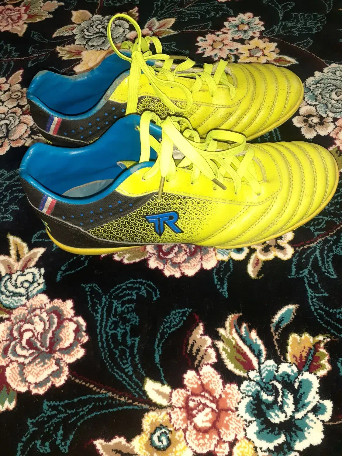 کفش چمنی تورف اصل ۴۰|کیف، کفش، کمربند|خرمآباد, |دیوار