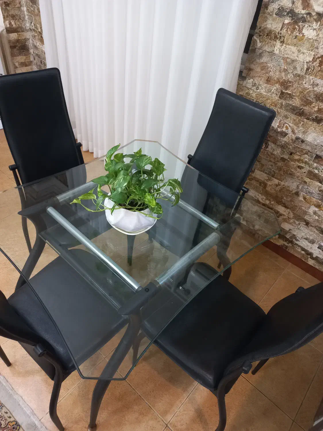 میزناهارخوری|میز و صندلی غذاخوری|رشت, نخودچر|دیوار