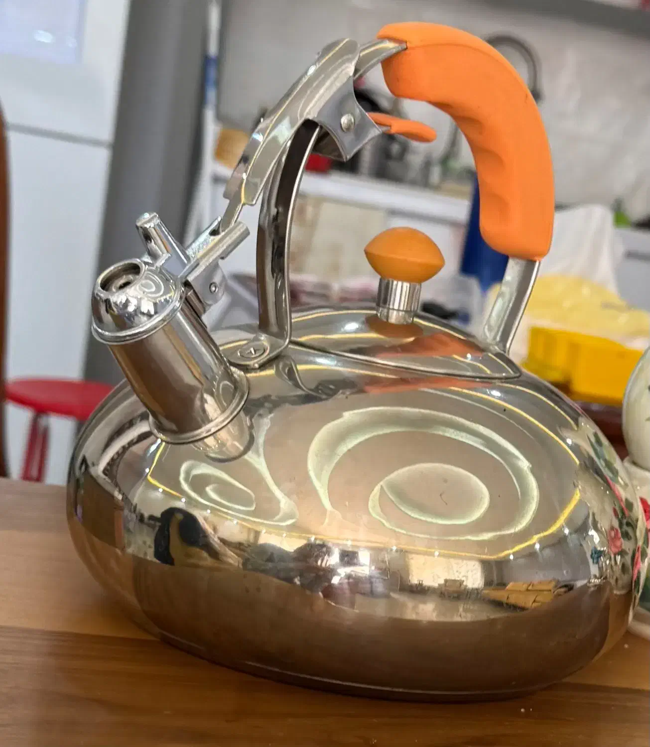 کتری ژاپنی سوتی استیل سنگین نو ویترین نگه داشتیم|قوری، کتری، قهوهساز دستی|رودهن, |دیوار