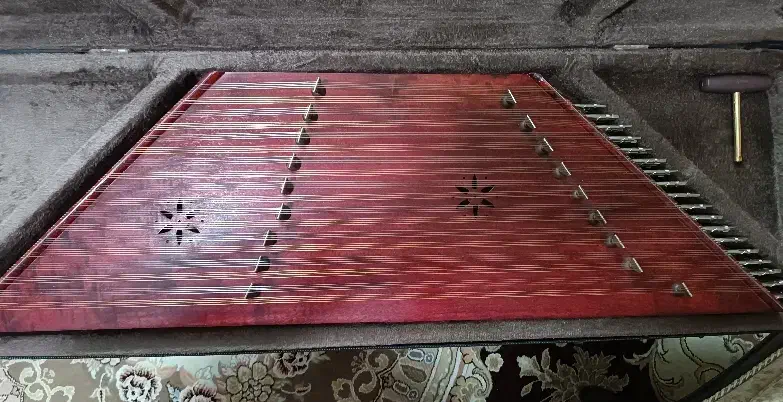 سنتور قشقایی|سازهای سنتی|اصفهان, کوی ولی عصر|دیوار