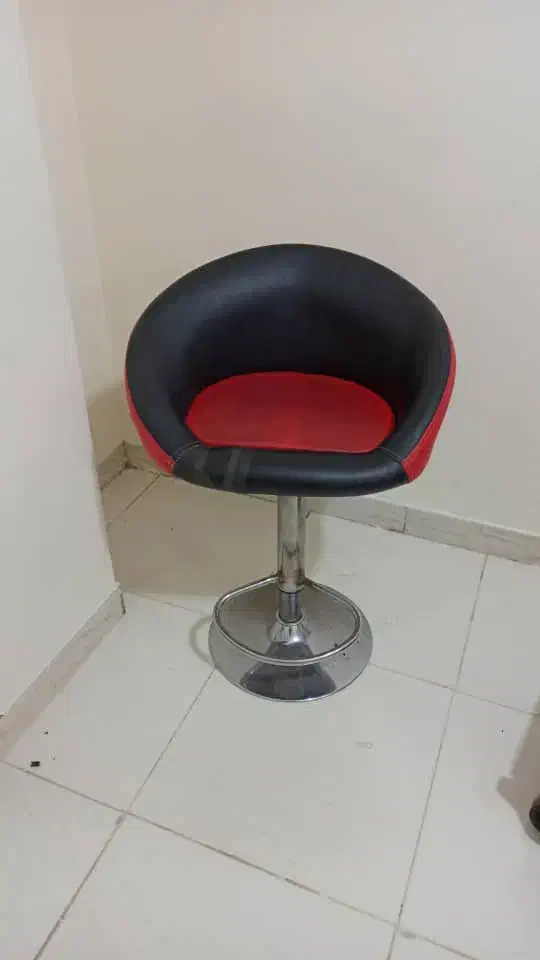 فوری صندلی ،میز ناخن|آرایشگاه و سالنهای زیبایی|قشم, |دیوار