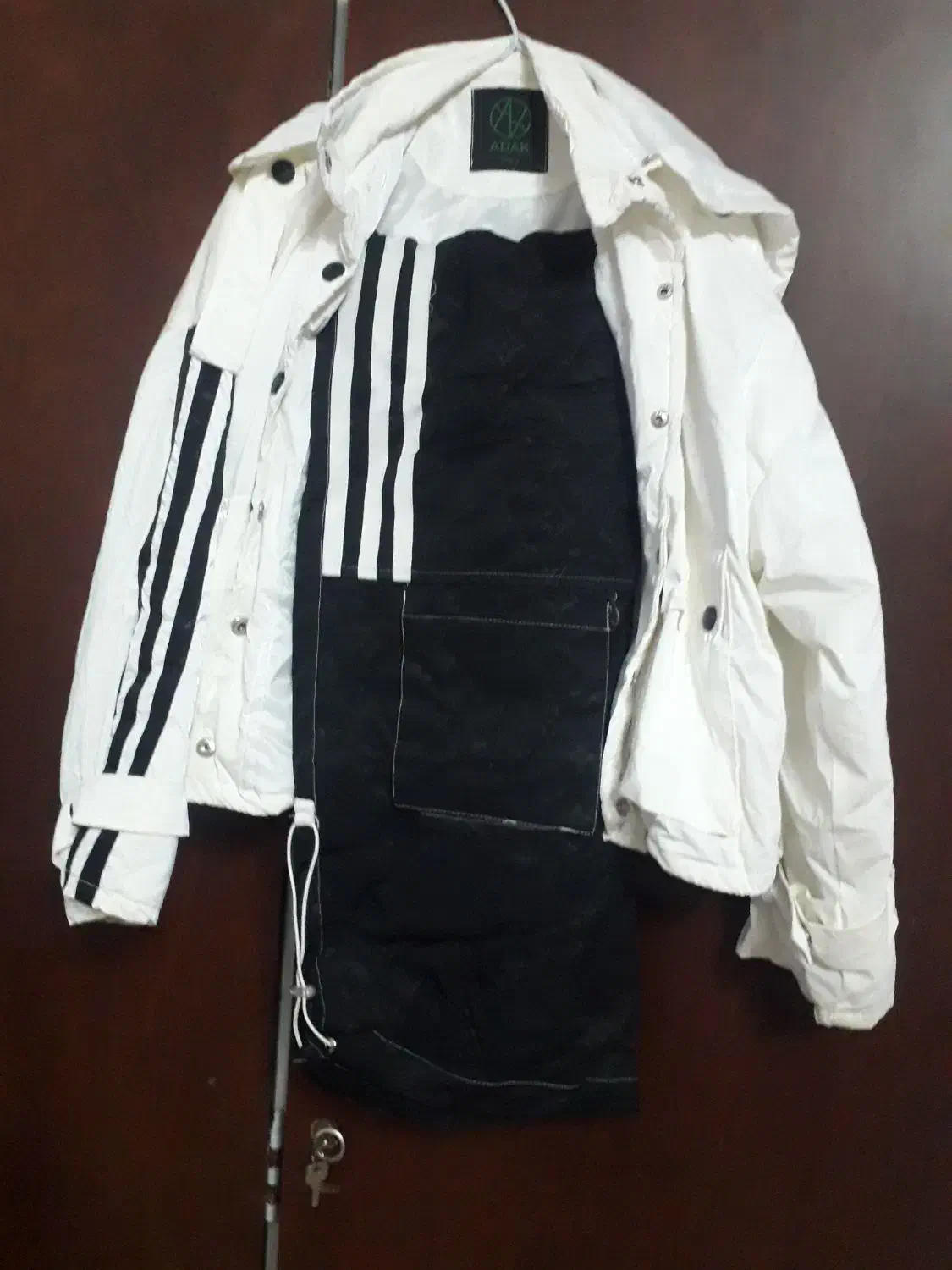 لباس|لباس|سبزوار, ولیعصر (نجار آباد)|دیوار